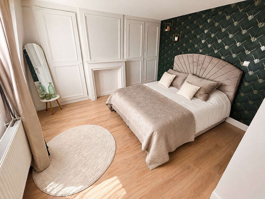 Maison de ville - 11 pièces avec dépendance et local commercial - photo 8