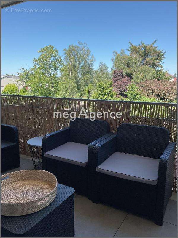 Appartement à LES PONTS-DE-CE