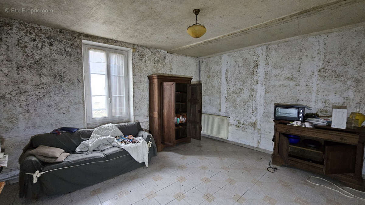 Maison à AUXY