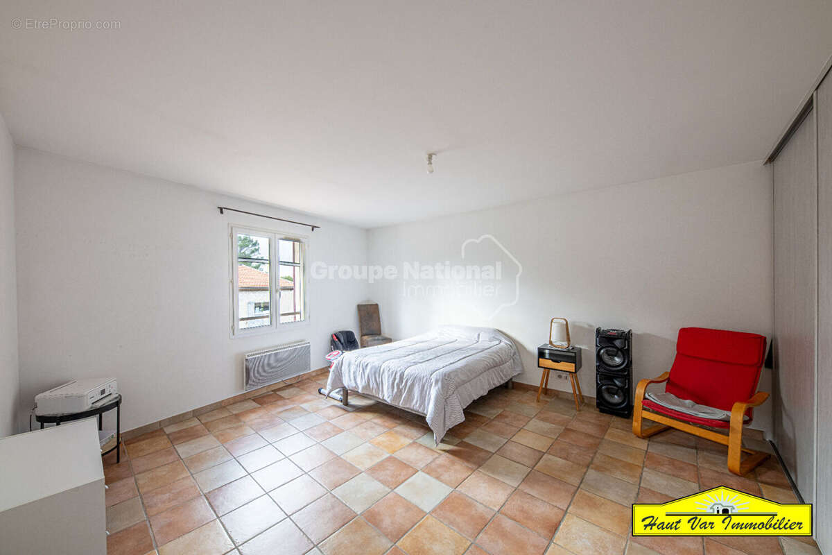 Maison à VINON-SUR-VERDON