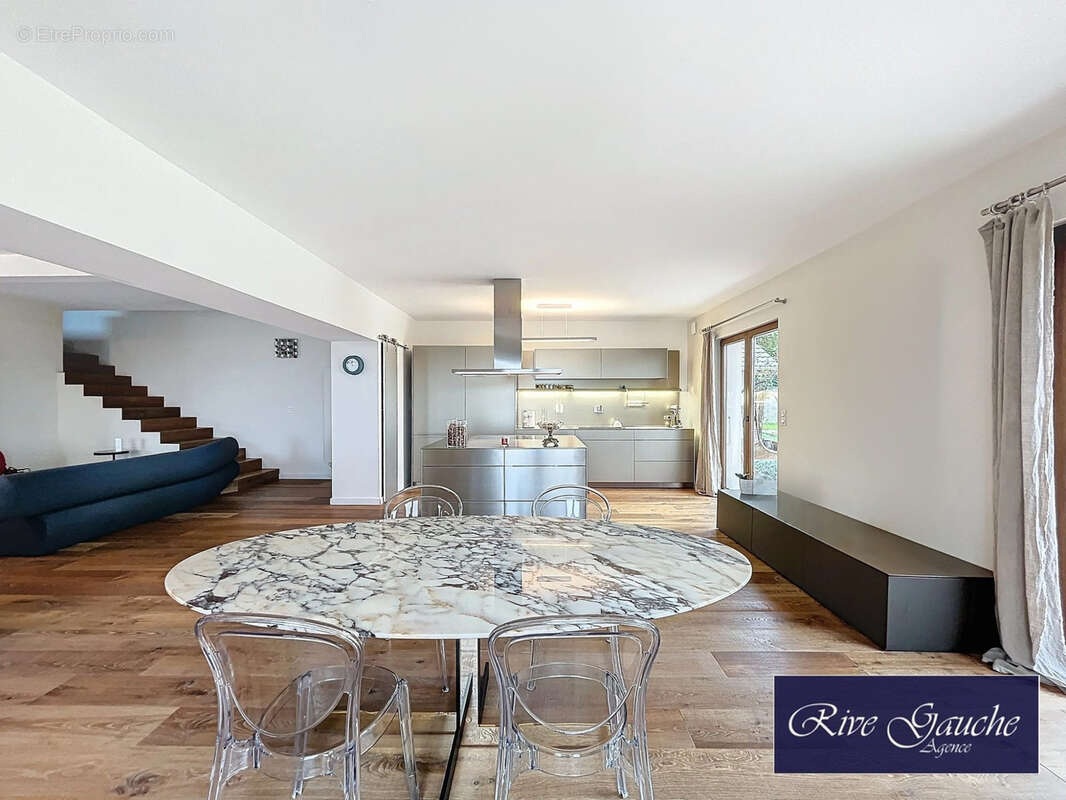 Maison à CHENS-SUR-LEMAN