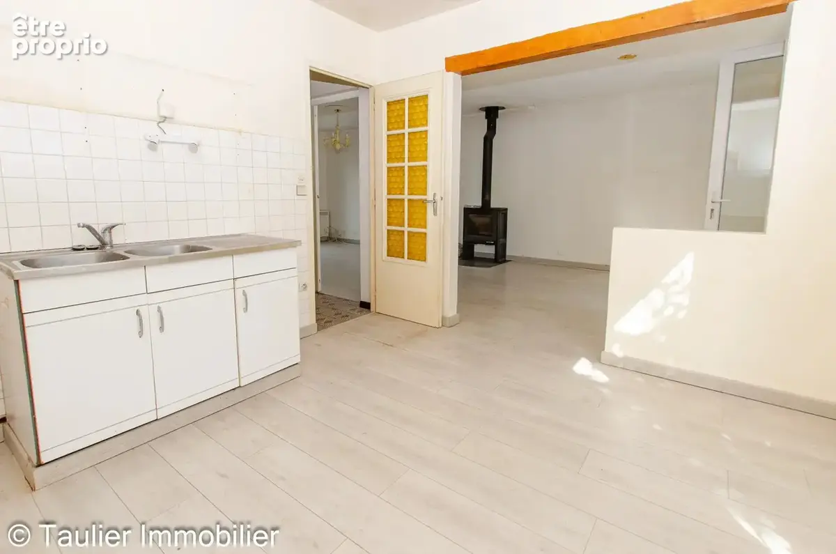 Maison T4 avec jardin et garage, à rafraîchir - photo 9