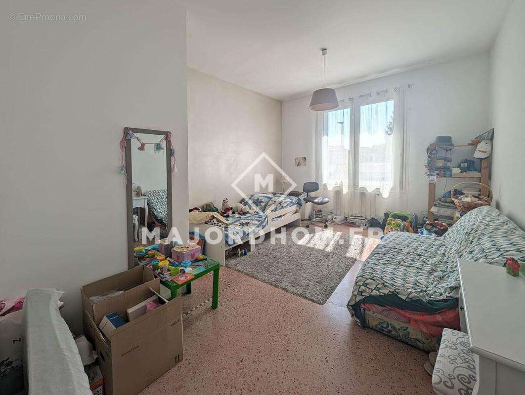 Appartement à MARSEILLE-4E