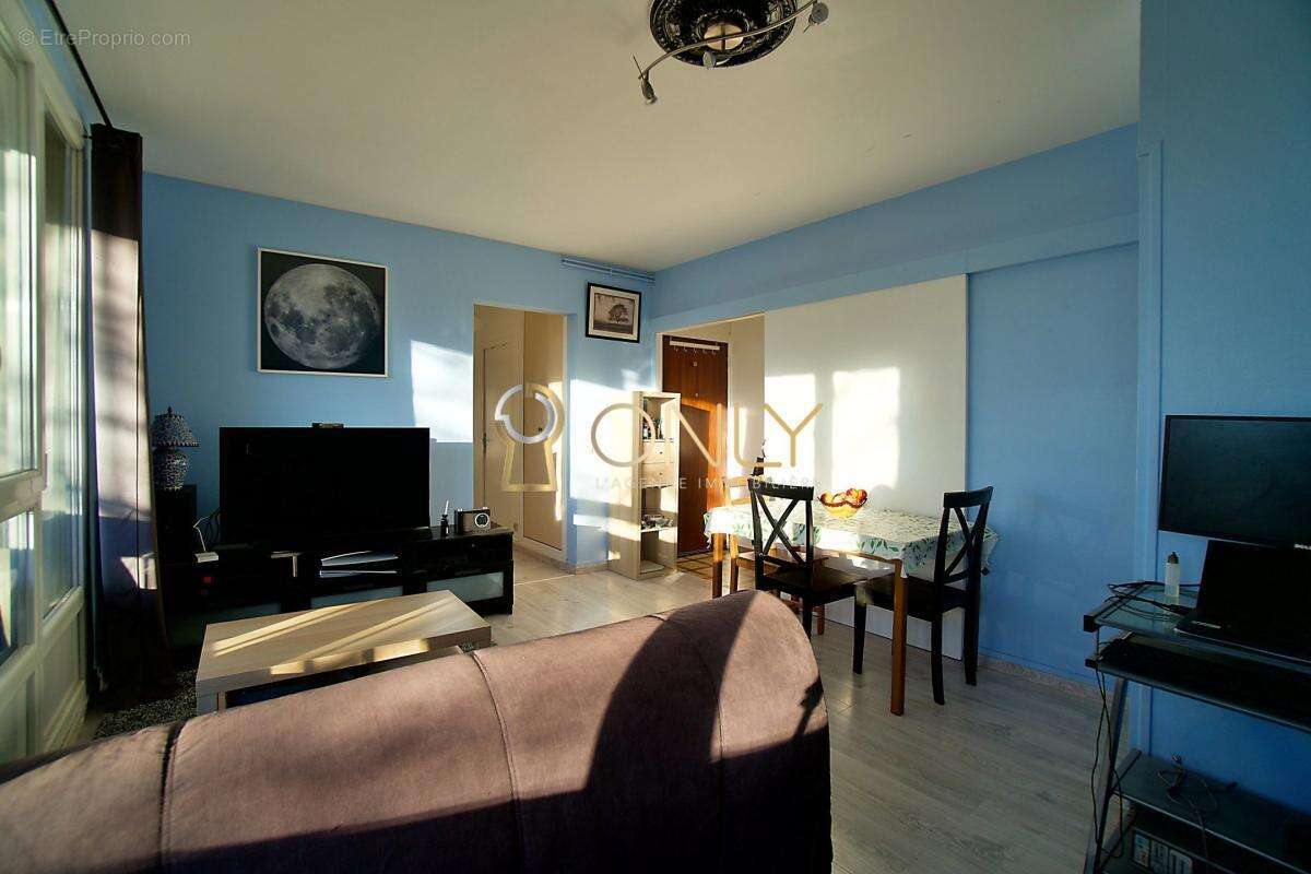 Appartement à GENAY