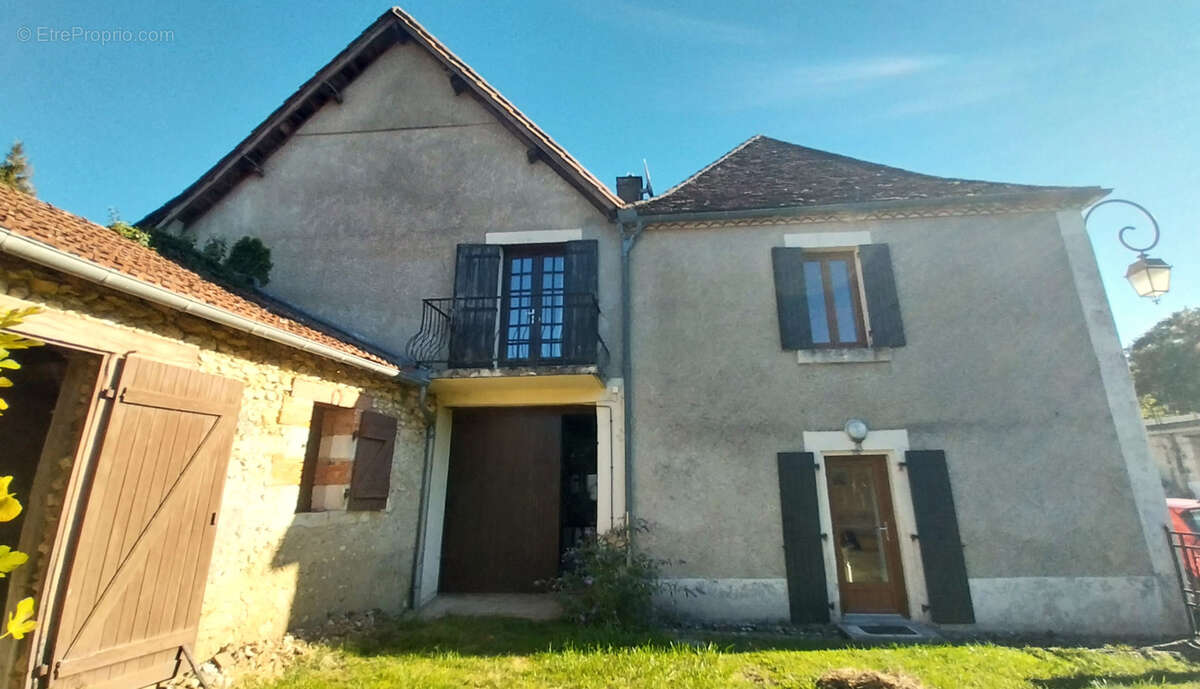 Maison à MILHAC-D'AUBEROCHE
