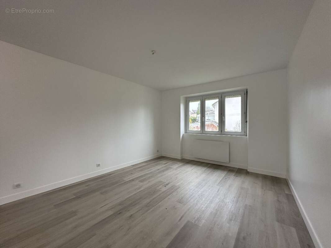 Maison à SAINT-YRIEIX-LA-PERCHE