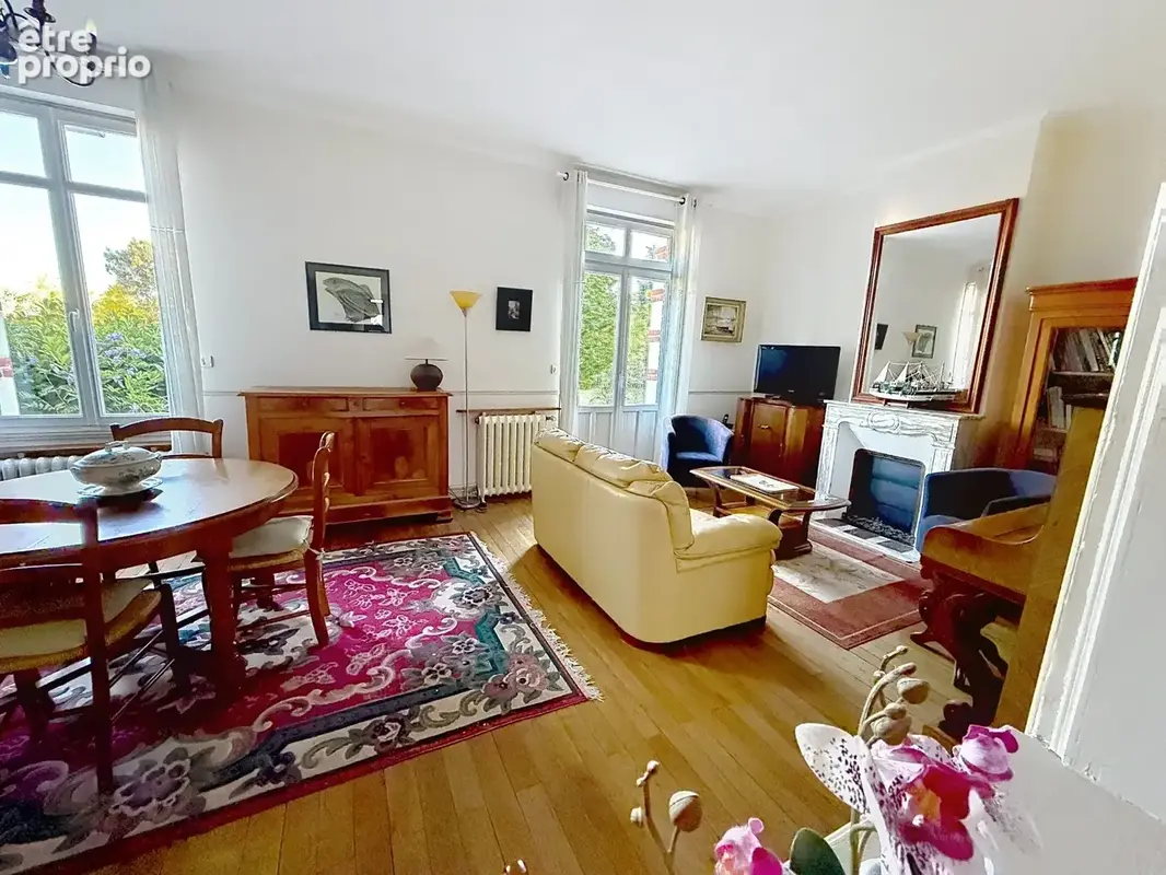 Saint-cyr-sur-loire – cottage park – maison bourgeoise 1900, studio indépendant, 3 garages et plus de 1 000 m² de terrain - photo 7