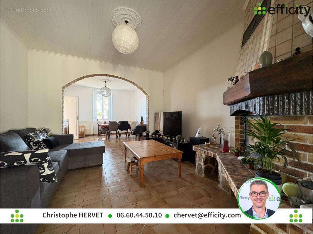 Maison à MAGNAC-SUR-TOUVRE