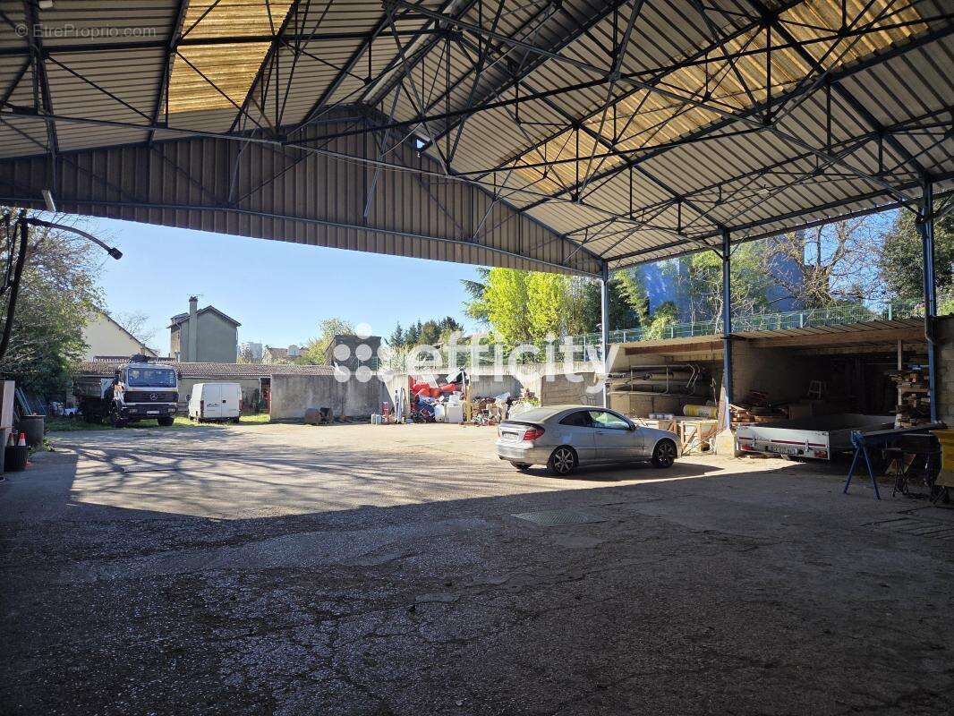 Commerce à VITRY-SUR-SEINE