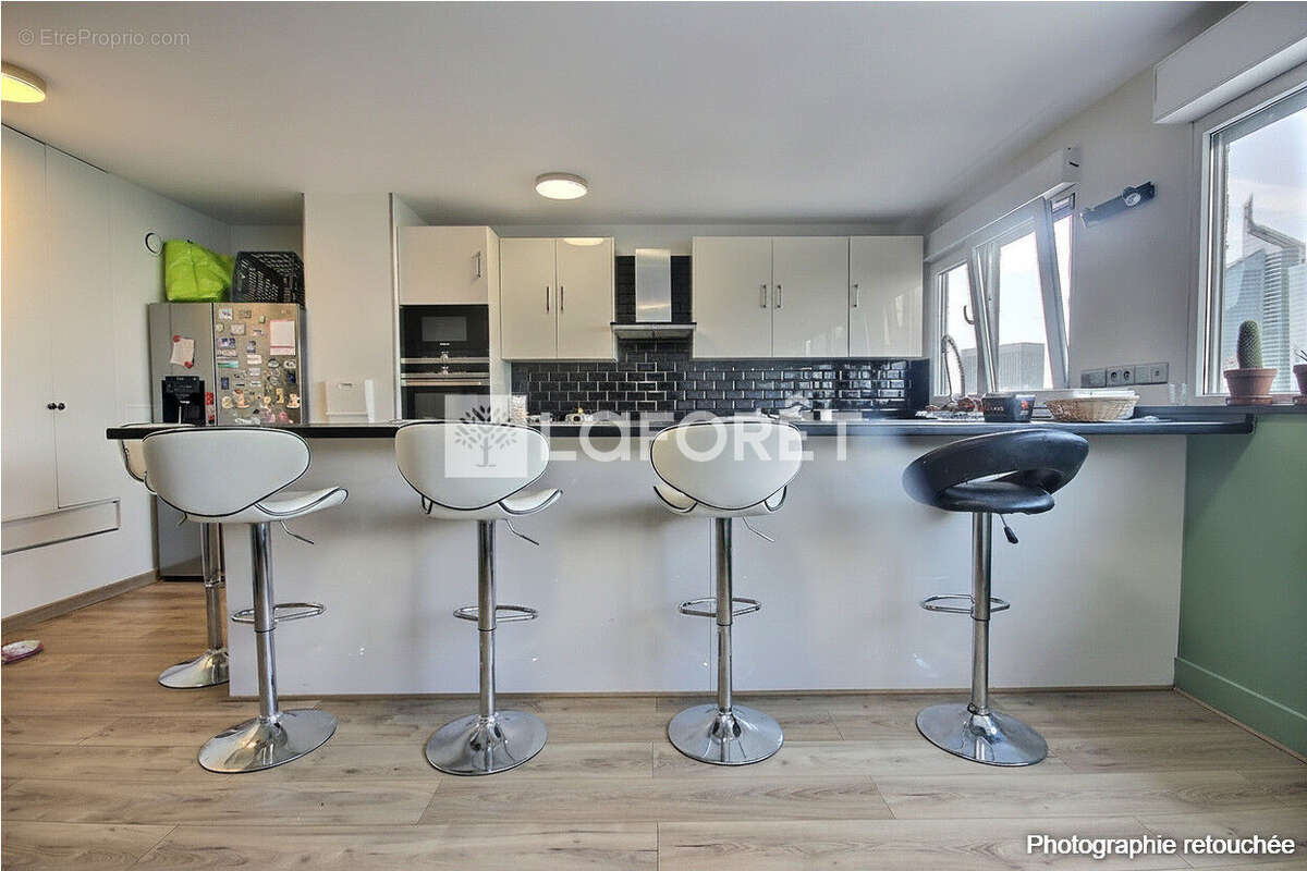 Appartement à COURBEVOIE