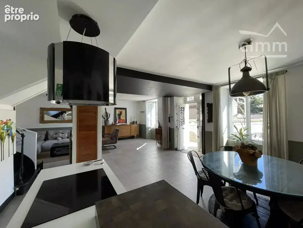 Charme et grands espaces pour cette maison du XIX ème rénovée avec goût - photo 9
