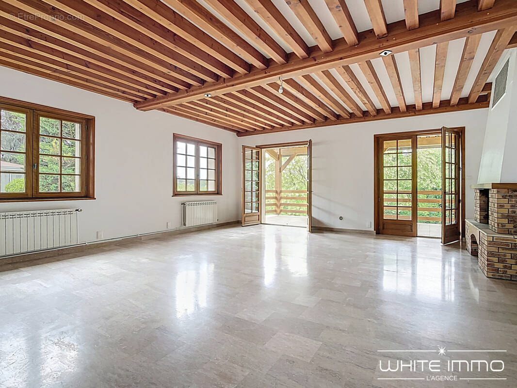 Maison à FRANCHEVILLE