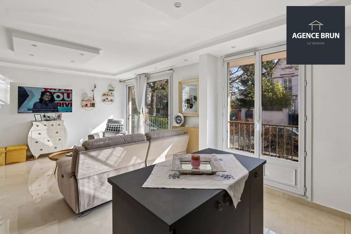 Appartement à SAINT-MAUR-DES-FOSSES
