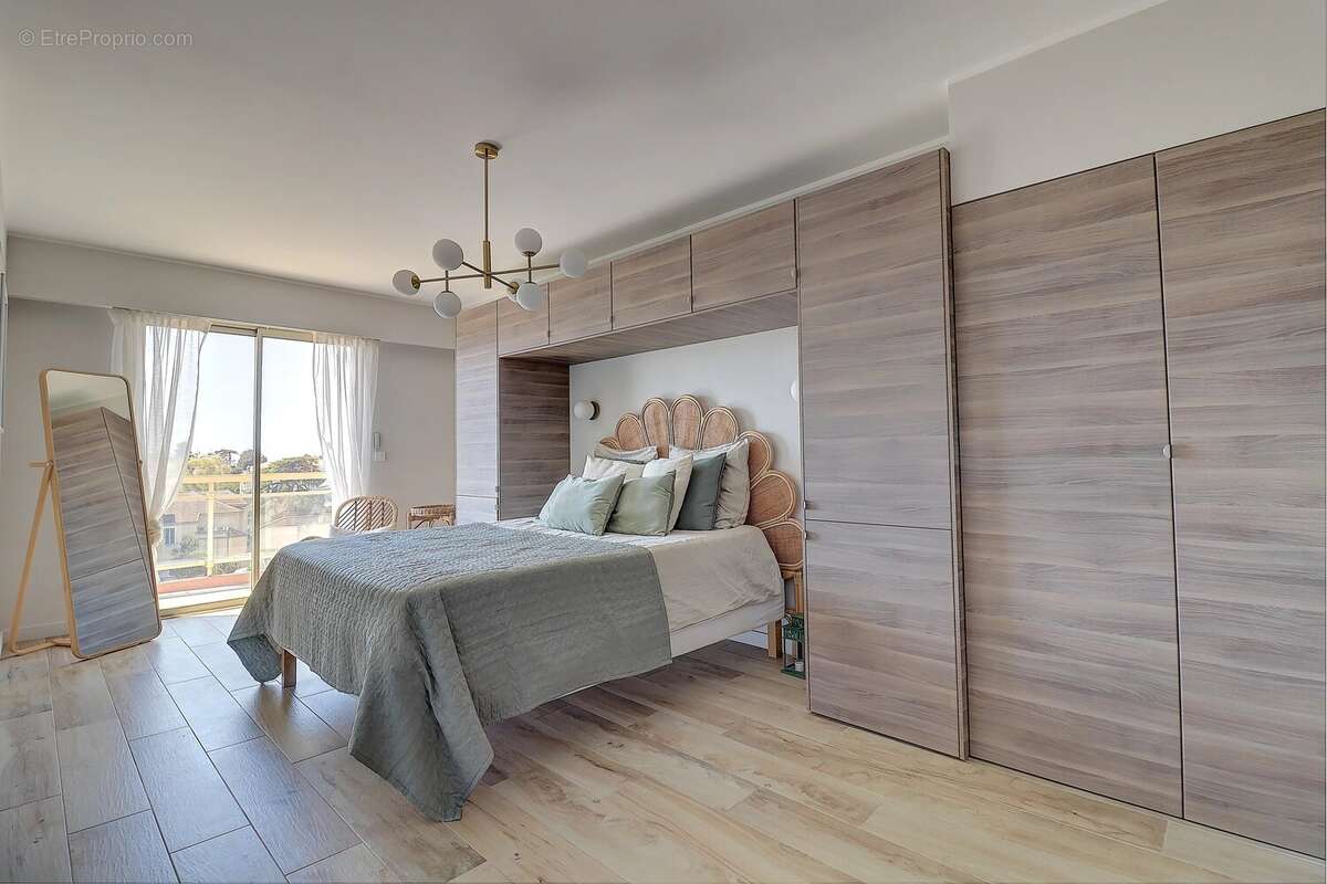 Cannes – appartement 4 pièces rénové à neuf en dernier étage - photo 9