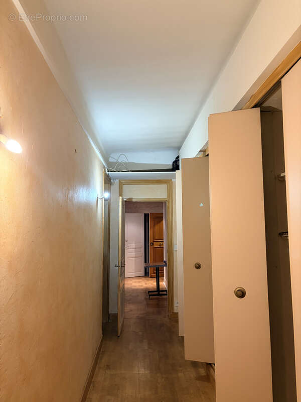 ROYAT  centre  magnifique appartement de 164 m2 comprenat 4 chambres, dressing, chaufferie, séjour double, cui - photo 2