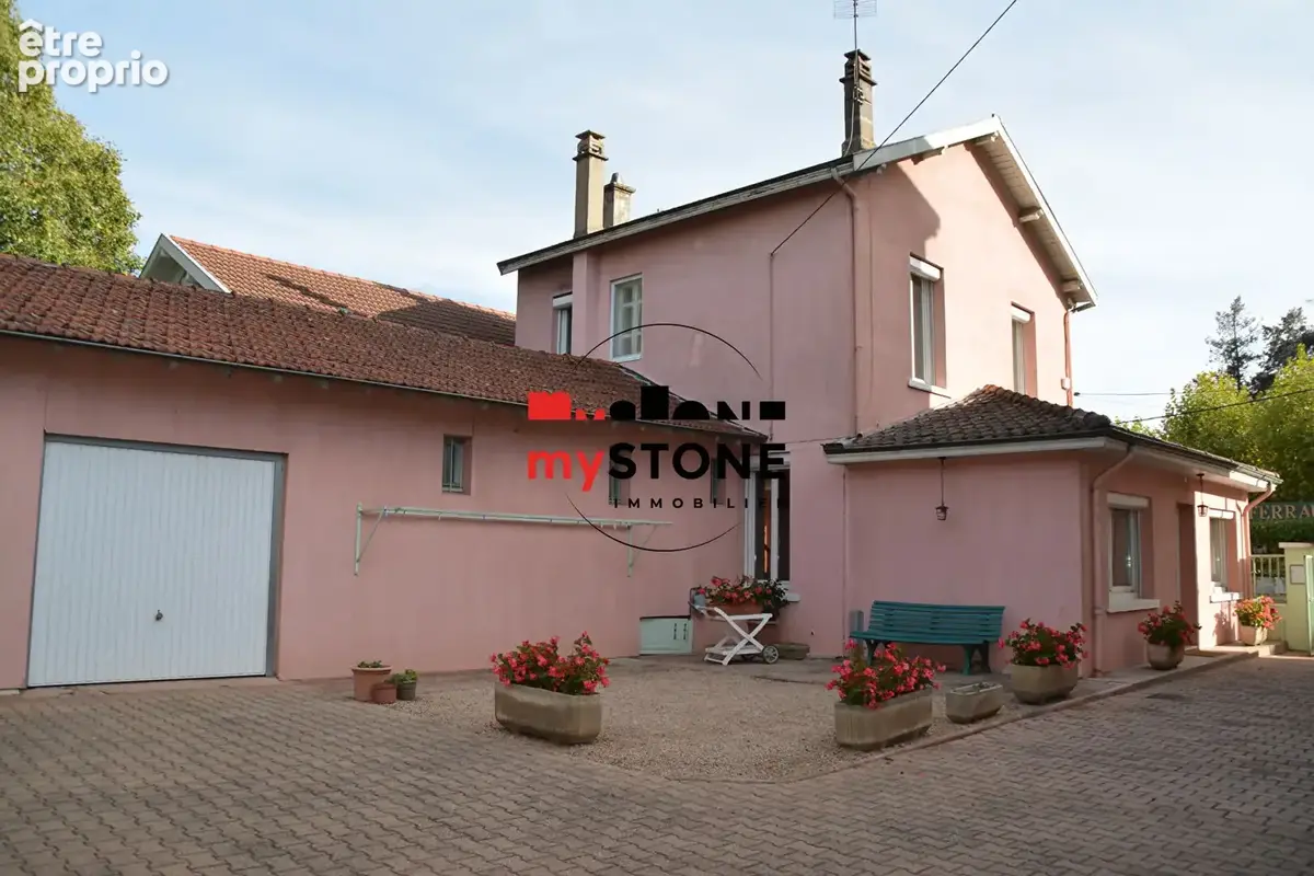 BELLEVILLE EN BEAUJOLAIS - maison coeur de ville - proximité gare avec garage - photo 15