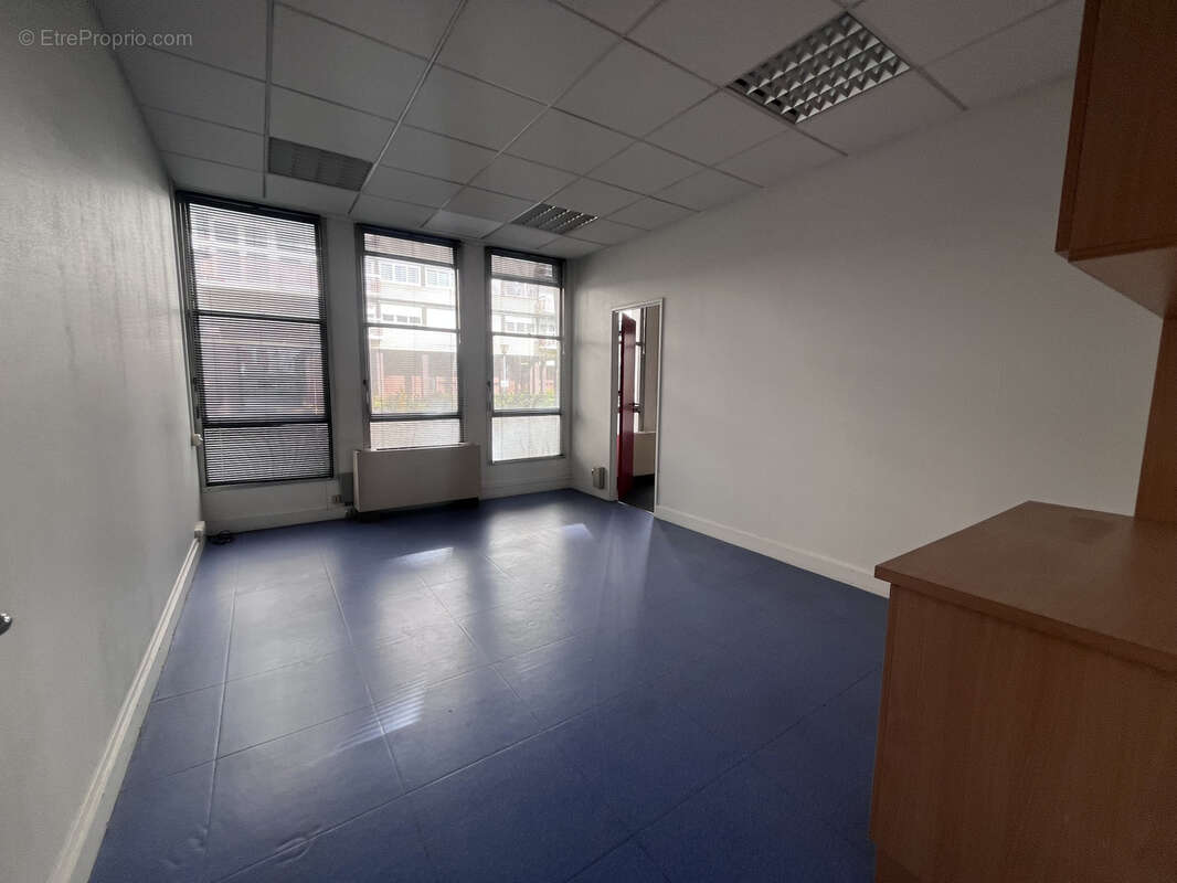 Autre à SAINT-ETIENNE