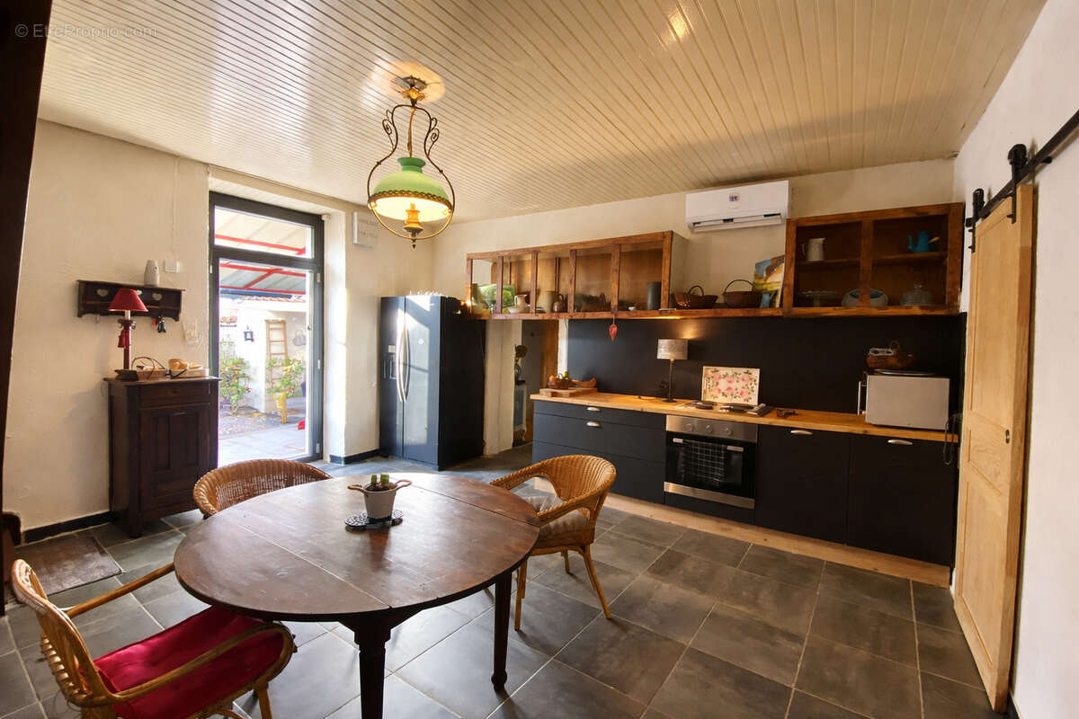 Maison à DECAZEVILLE