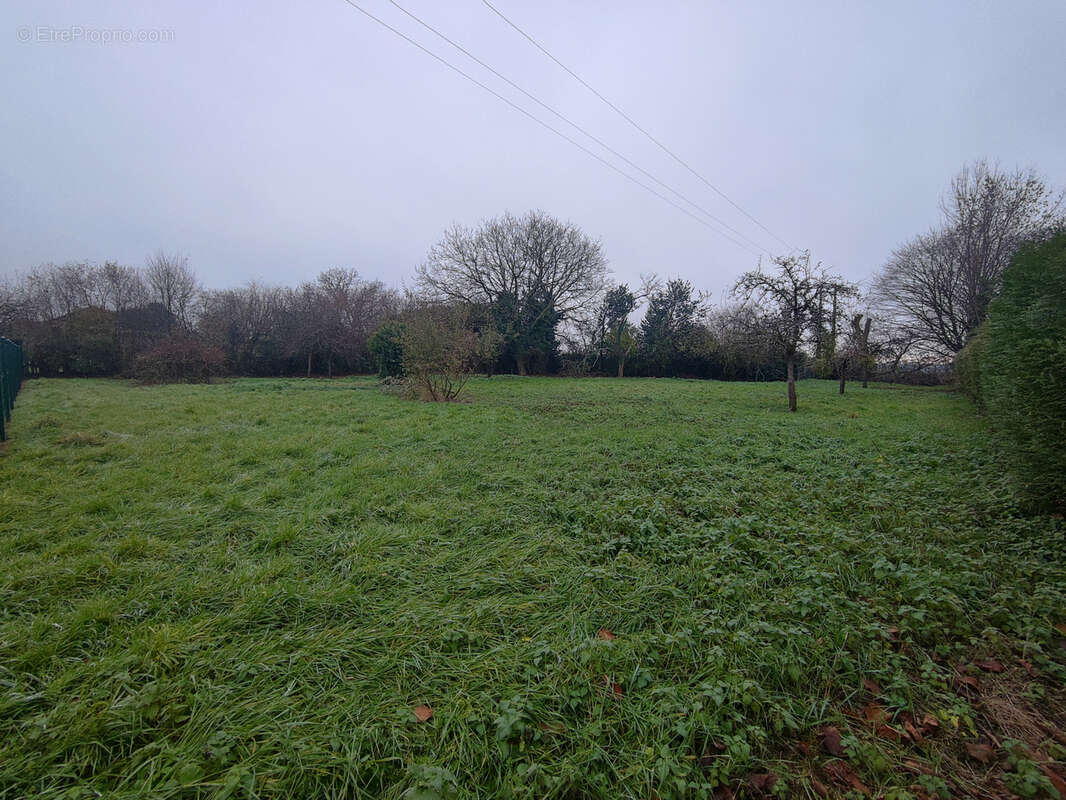 Terrain à CHAUMONT-EN-VEXIN
