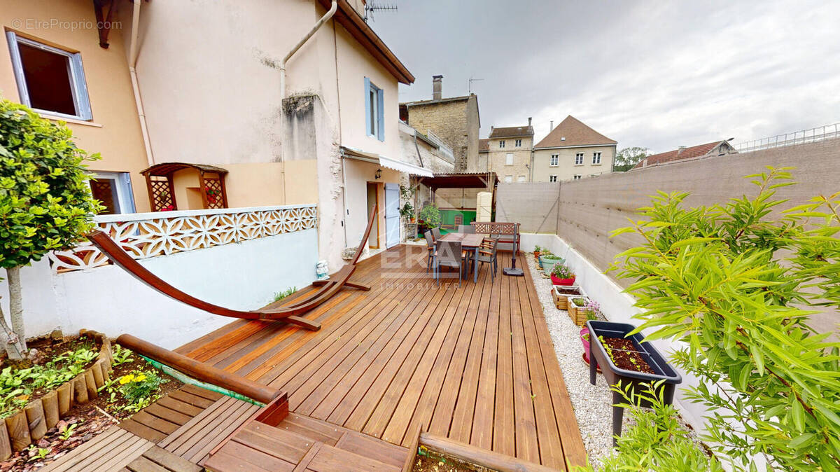 Maison à SAULT-BRENAZ