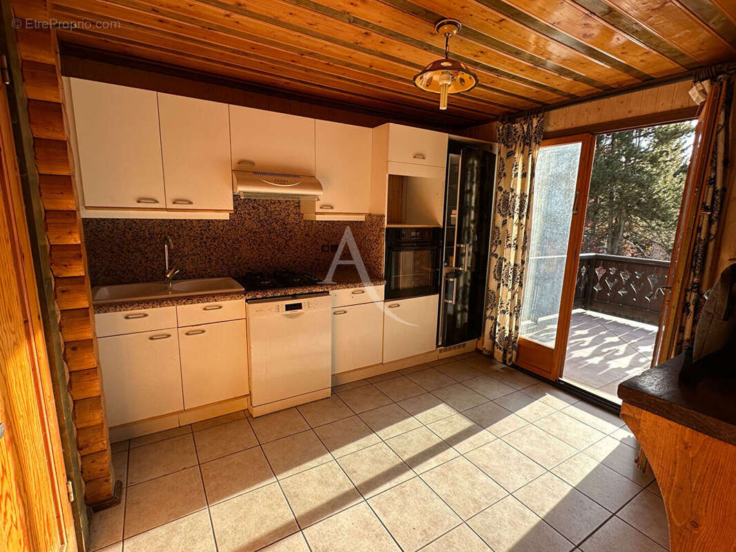 BOLQUÈRE, Chalet de caractère de 274 m² avec 5 appartements indépendants , Idéal investissement ou projet familial - photo 7