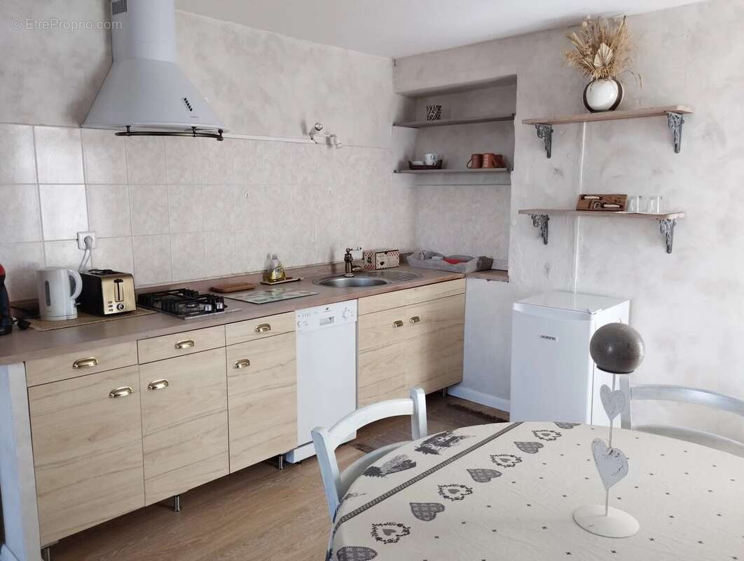Appartement à COURSEGOULES