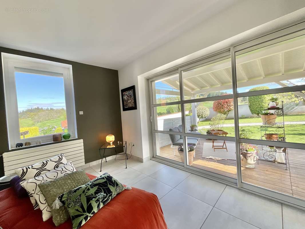Maison 125 m² Périgneux  - photo 6