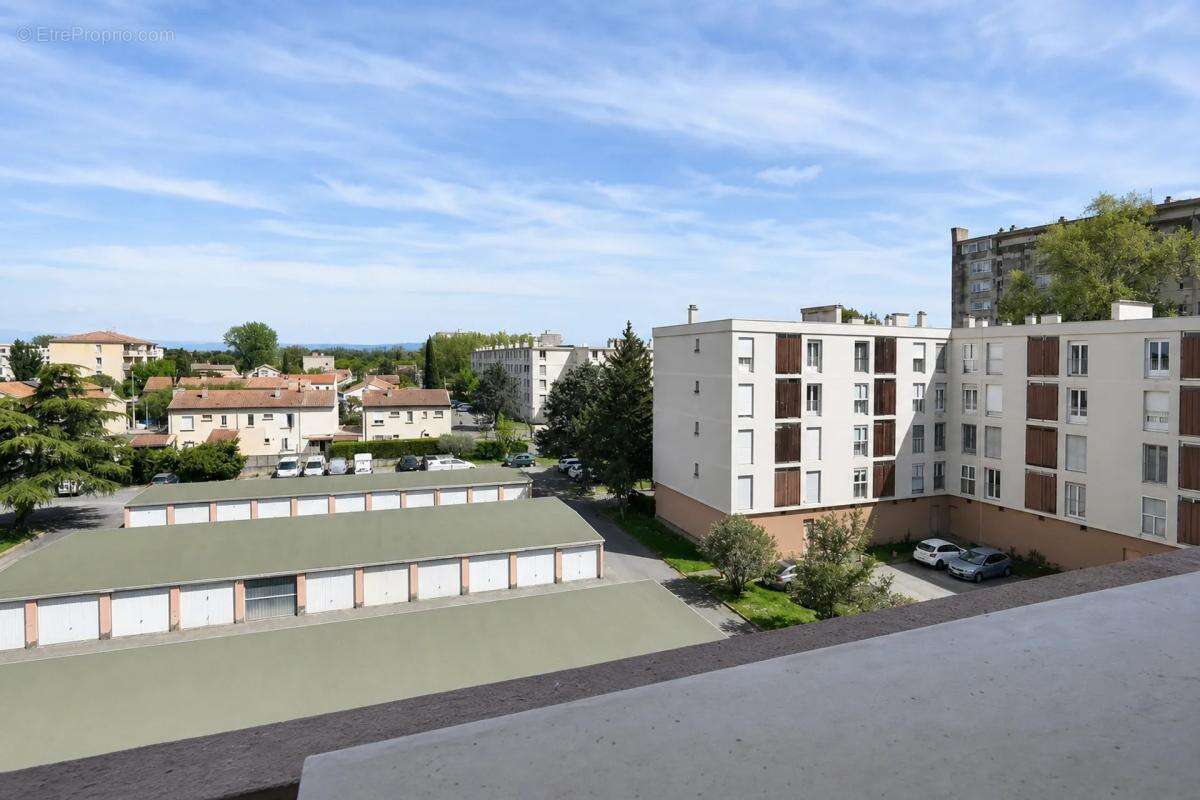 Appartement 4 pièces de 72 m² vendu loué - photo 16