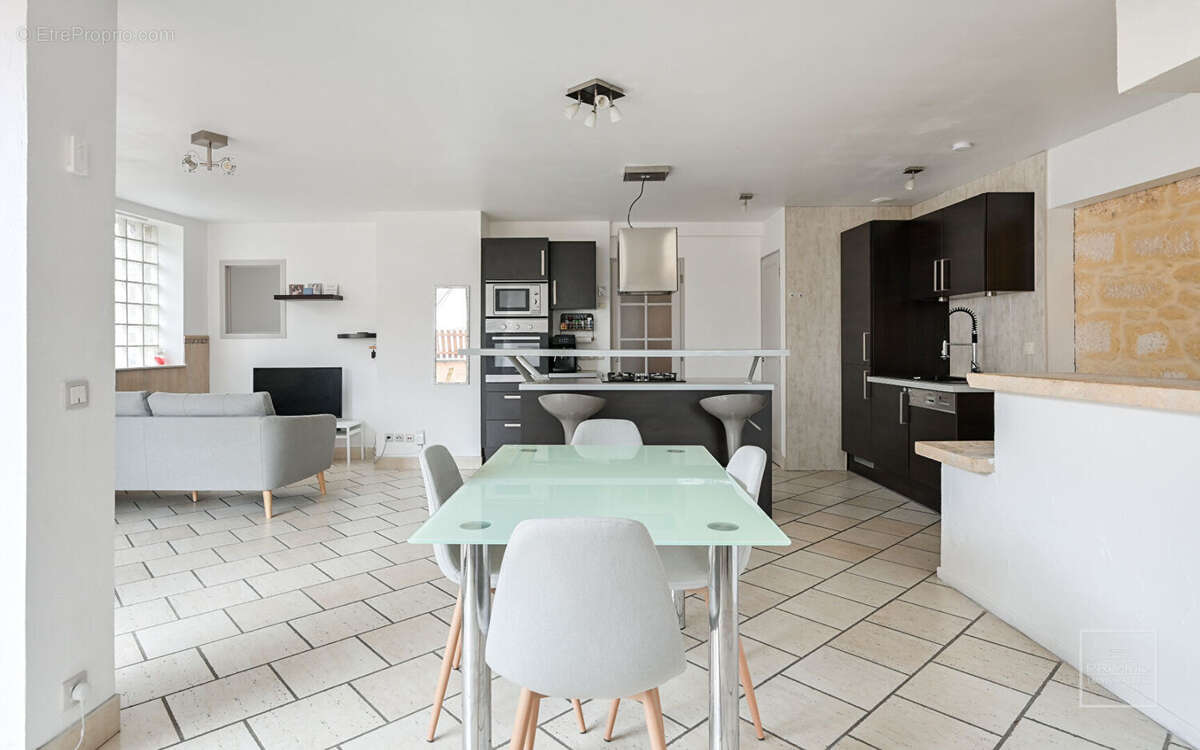 Appartement à ANSE