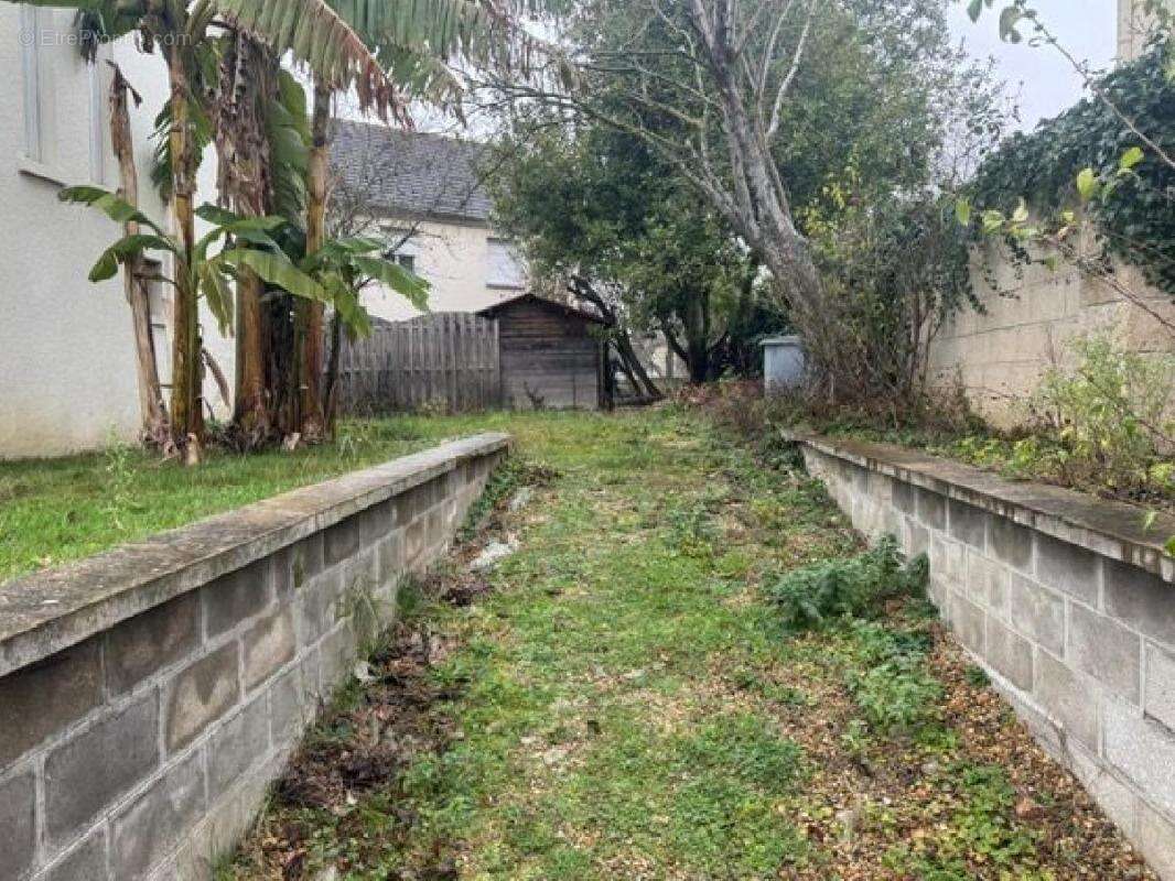 Maison à VILLENEUVE-SAINT-GERMAIN