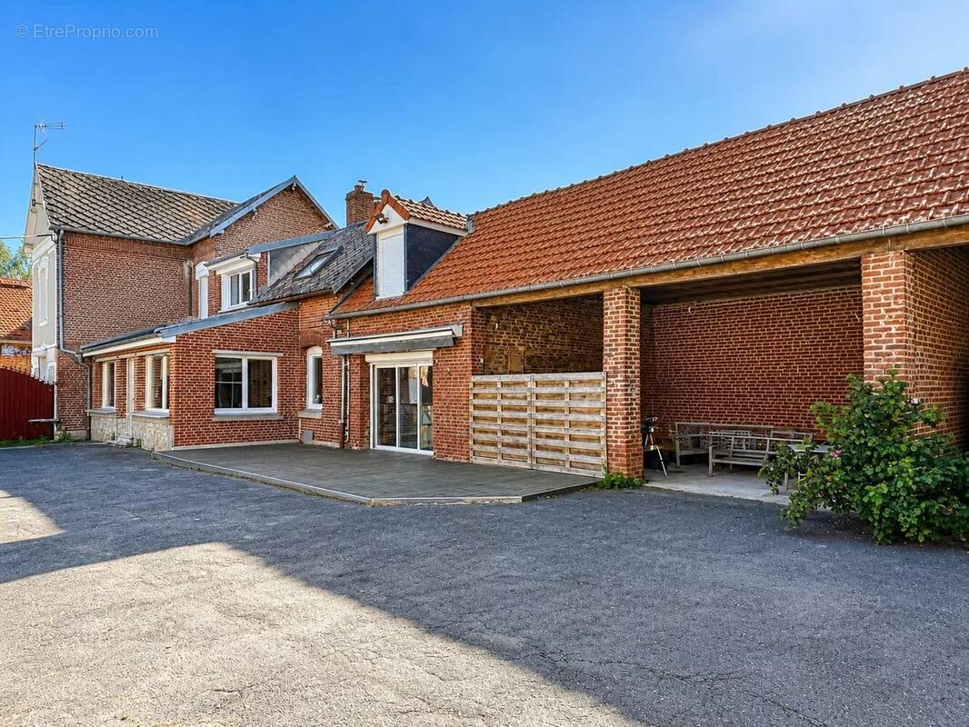 Maison à GOUZEAUCOURT
