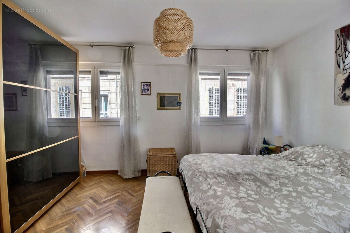 Appartement à MARSEILLE-6E