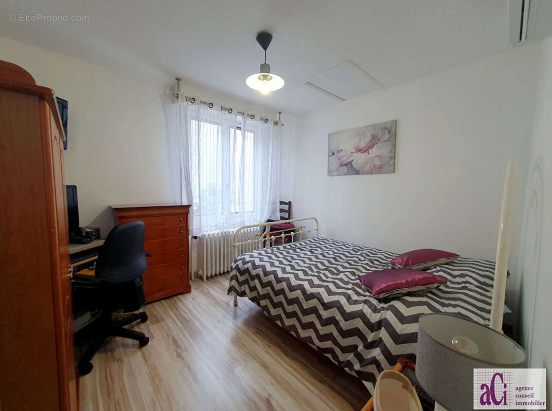 Maison à L'HAY-LES-ROSES