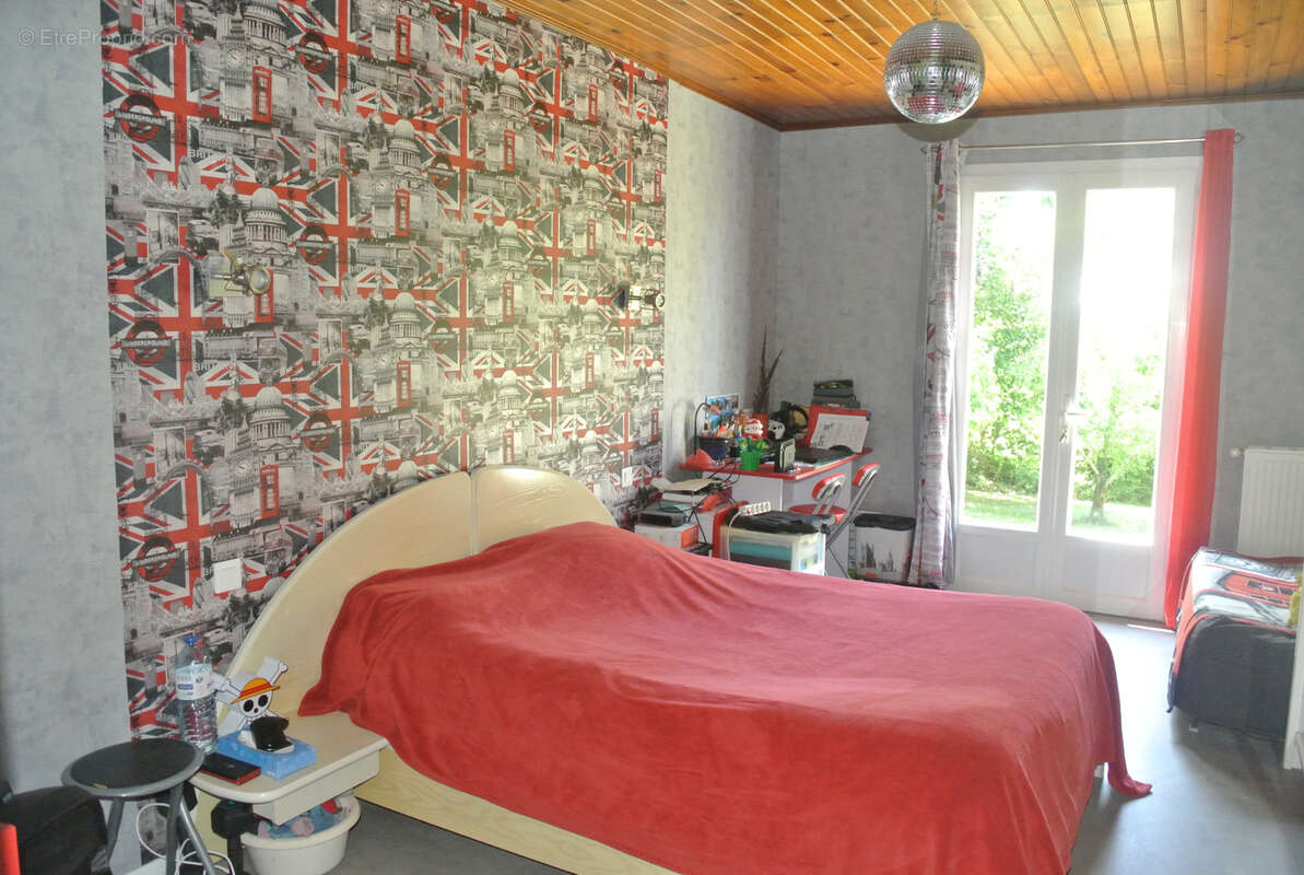 Maison à MAUVEZIN-SUR-GUPIE