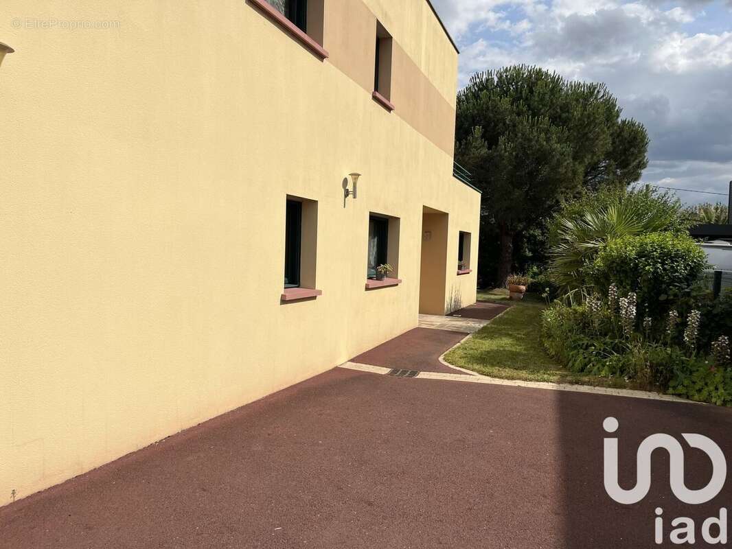 Photo 2 - Maison à LA CHAPELLE-DES-FOUGERETZ