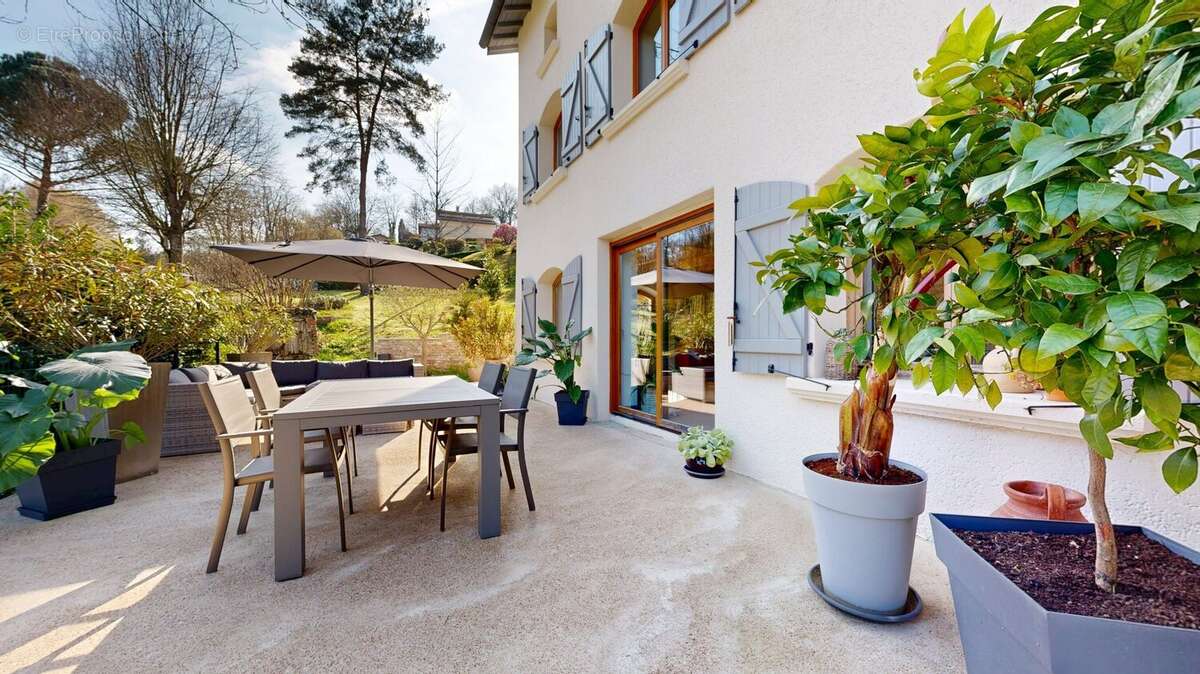 Maison à SOURCIEUX-LES-MINES