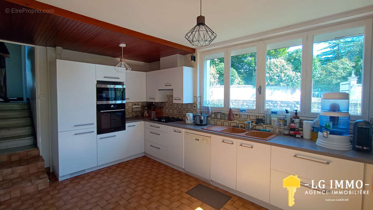 Maison de bourg, 4ch, studio, garages sur 1328 m2 de terrain - photo 18