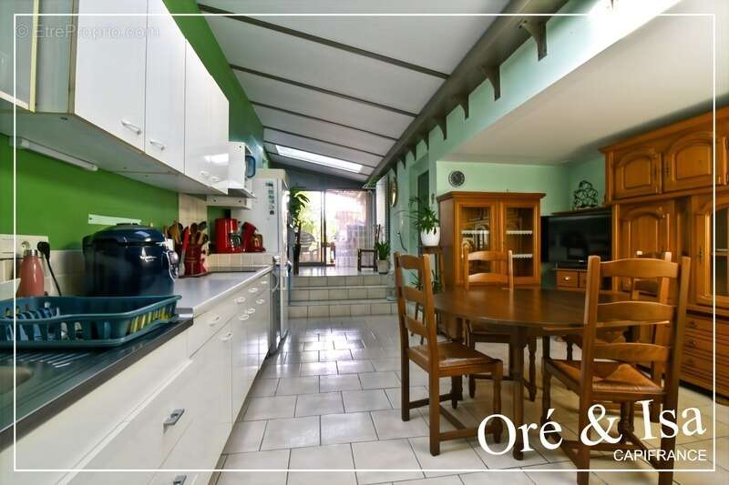 Maison avec garage et jardin au cœur du village / Idéal premier achat ou investissement  LE CHATELET (18) - photo 4