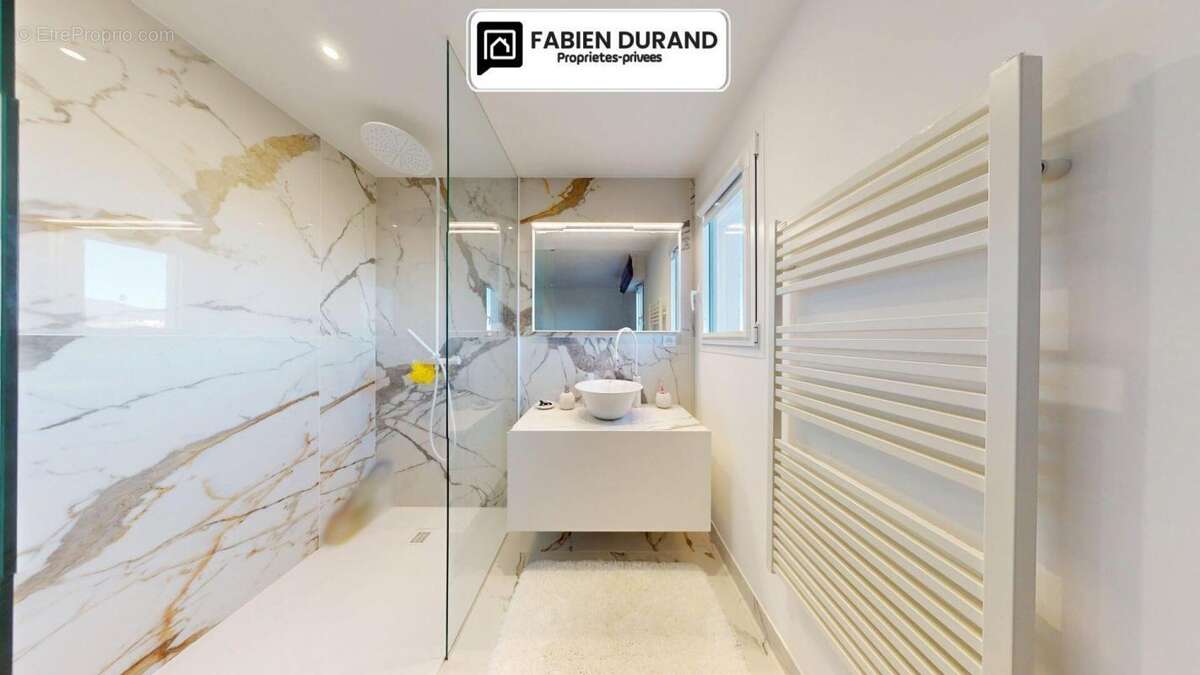 Appartement Unique à Frejus  Plage 3 pièce(s) 70 m2 avec Garage Cave Parking - photo 9
