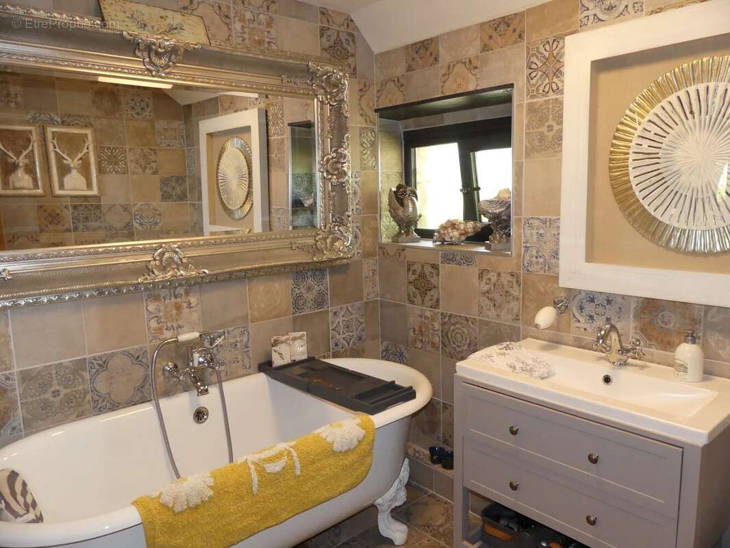 Maison à NANTEUIL-EN-VALLEE