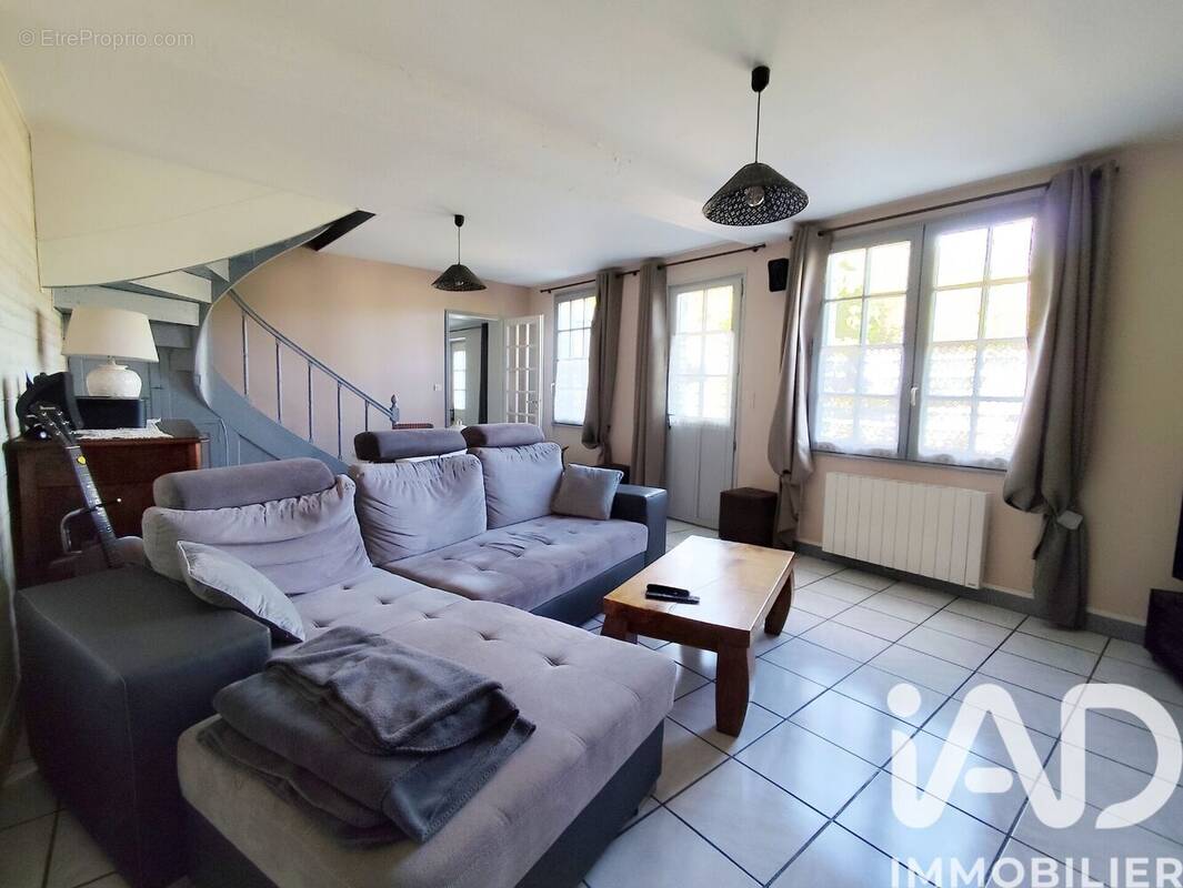 Photo 1 - Maison à GENNES