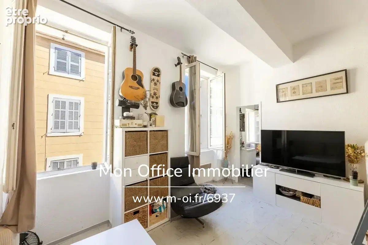Référence : 7372-NZW - Appartement 25 m² - centre ville, lumineux et belles hauteurs sous plafond - photo 5