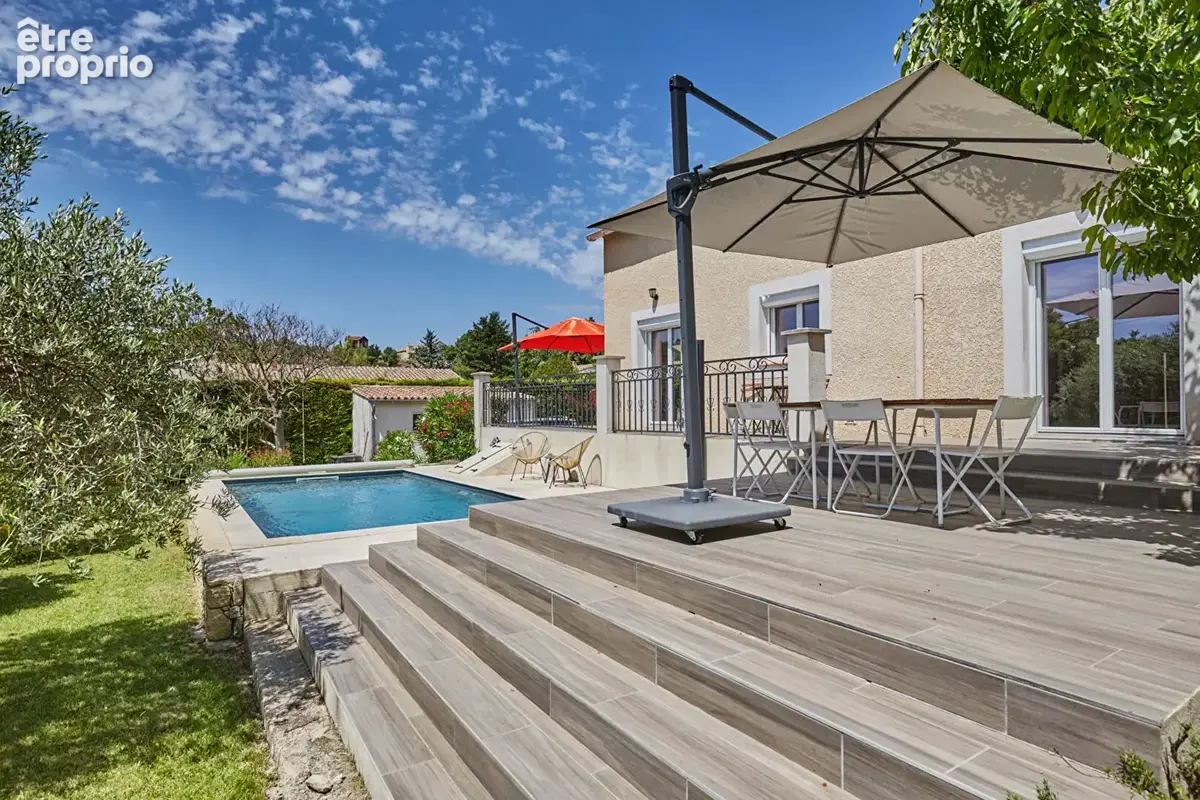 EXCLUSIVITÉ ERA CAZAN - Maison provençale avec vue dégagée, piscine et double garage à Vernègues - photo 2