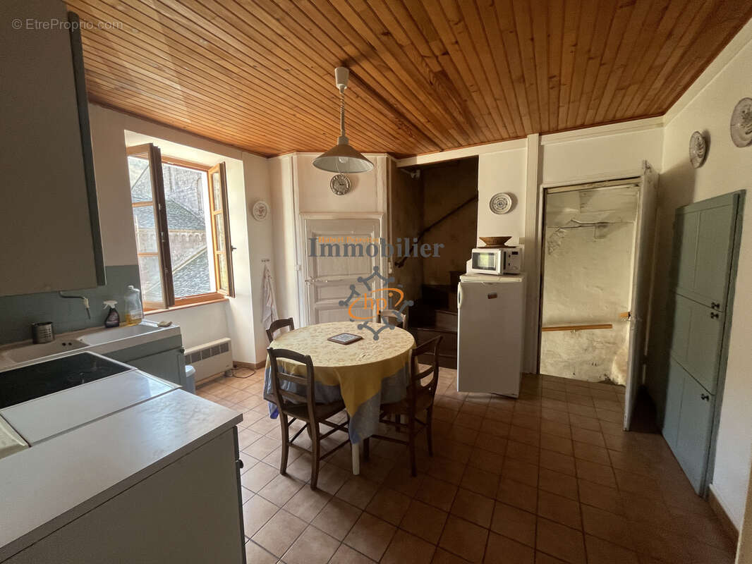 Sylvanès, vente maison avec jardin et garage. - photo 6