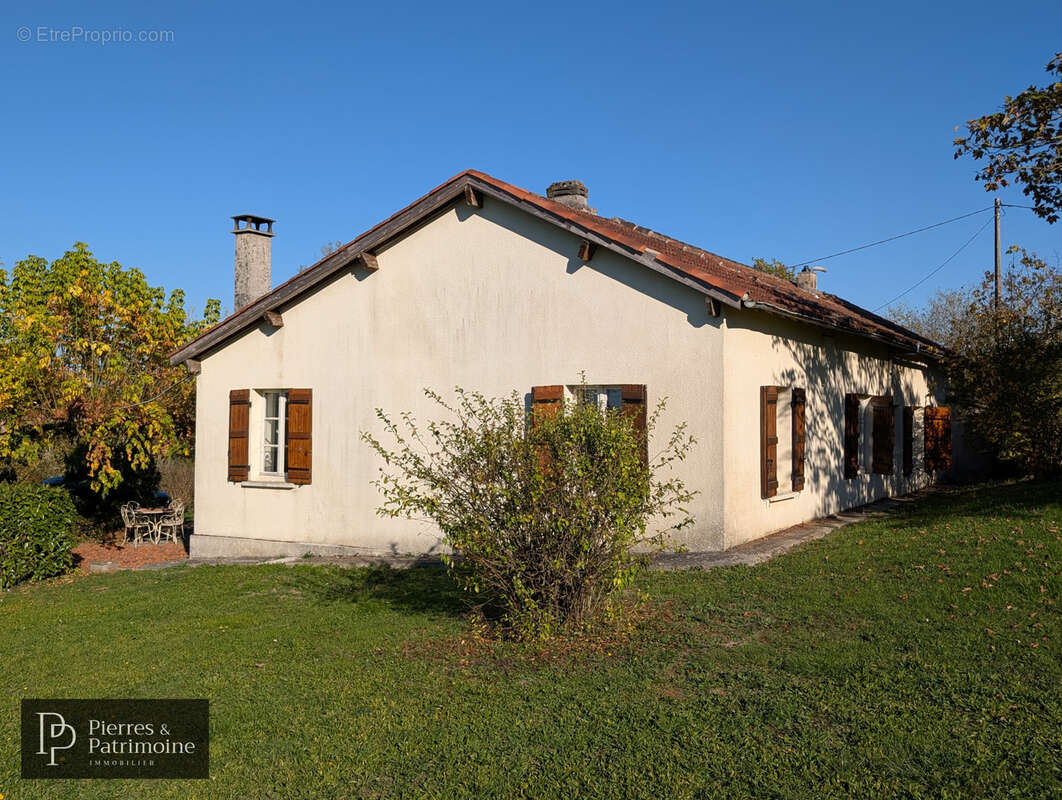 Maison à MEZIN