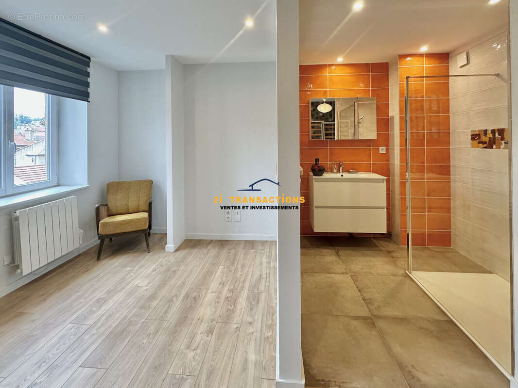 Appartement 80 m² à Saint-Etienne  - photo 2