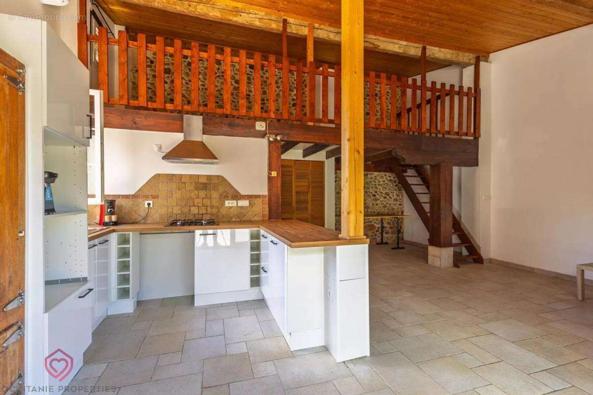 Maison à BELLEGARDE-DU-RAZES