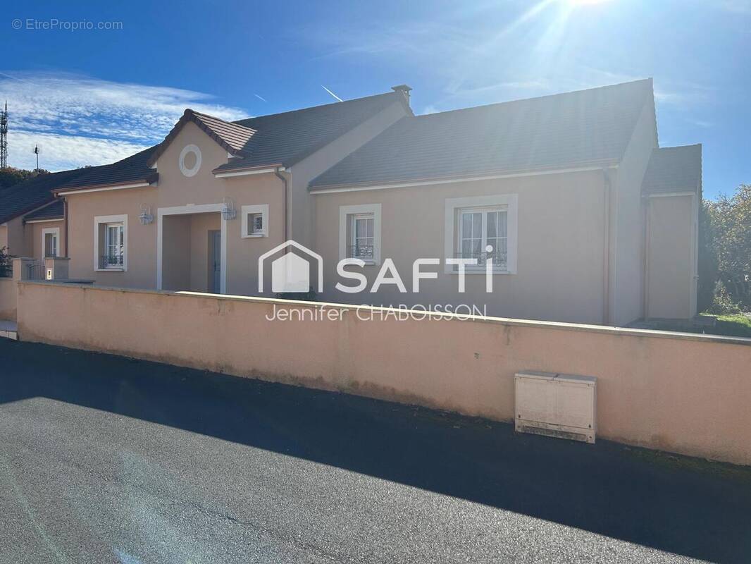 Photo 1 - Maison à CHATELLERAULT