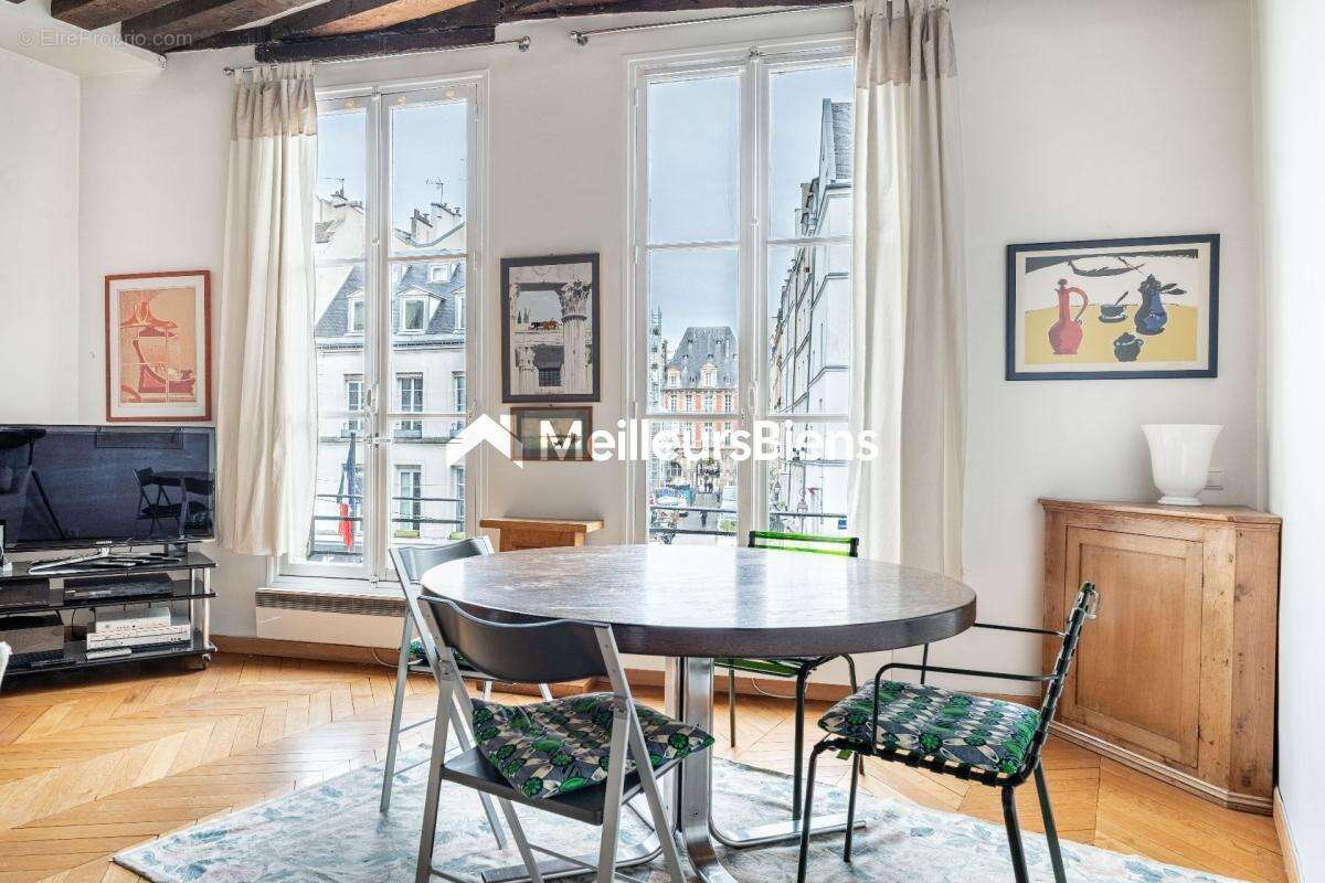 Appartement à PARIS-4E