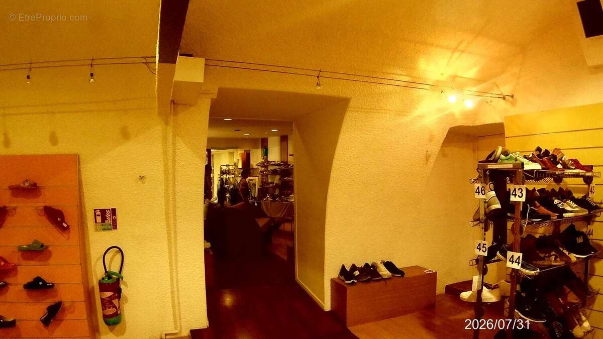 À VENDRE – Fonds de commerce historique en plein cœur de Millau - photo 6